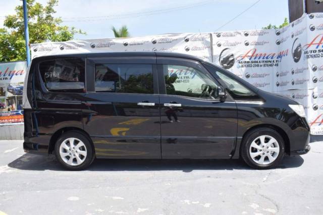 2012 Nissan Serena