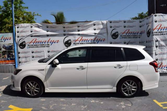2014 Toyota Fielder Hybrid