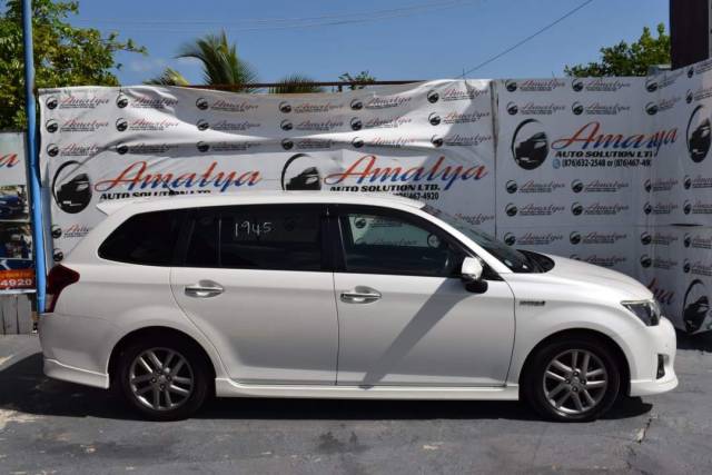 2014 Toyota Fielder Hybrid