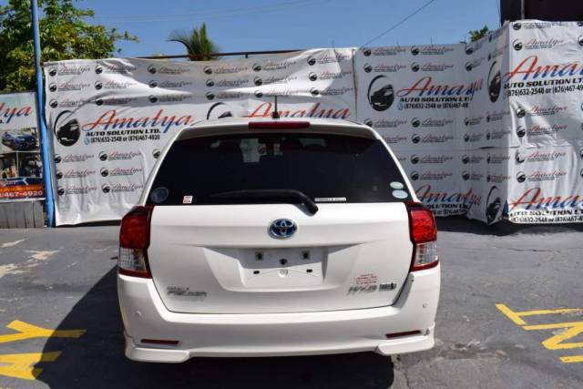 2014 Toyota Fielder Hybrid