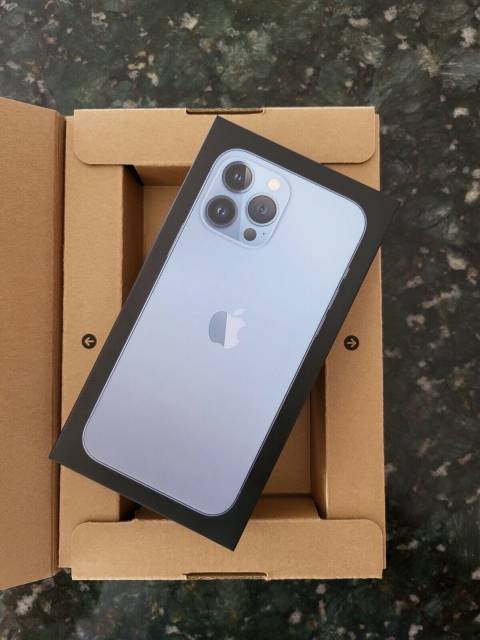 selling brand new iPhone 13 Pro max 256gb