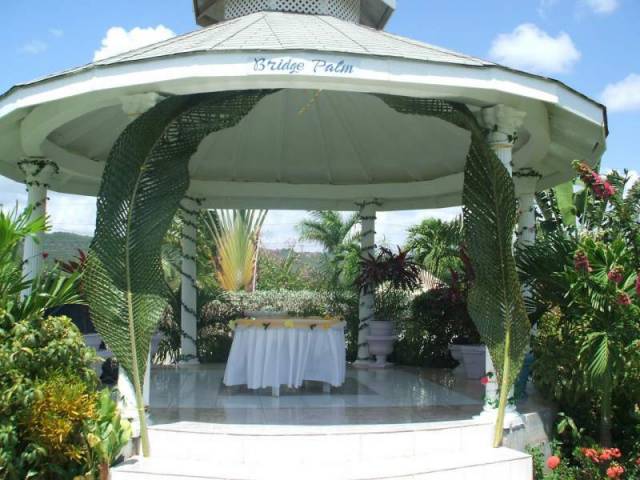 Bridge Palm Hotel