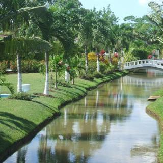 Bridge Palm Hotel