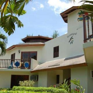 Cocolapalm Resort